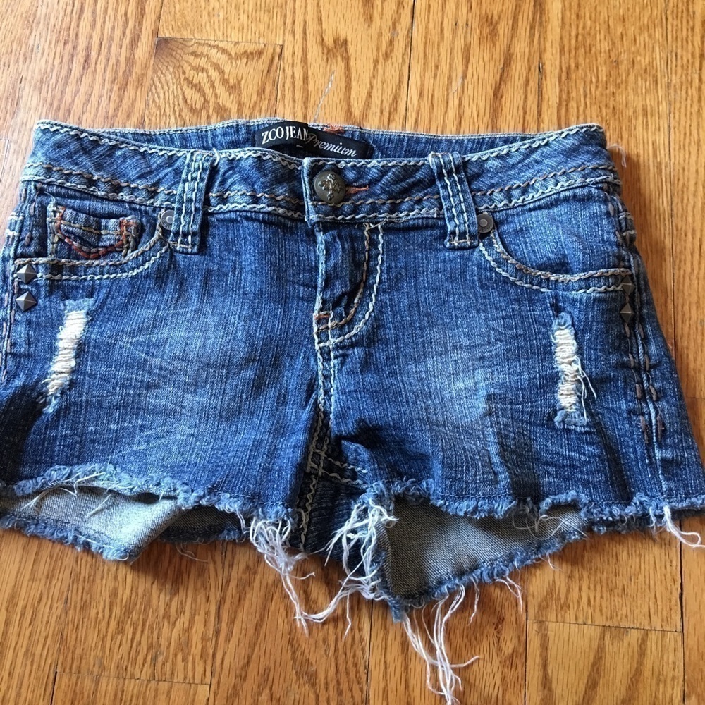 EUC ZCO cute distressed frayed Jean shorts size 5